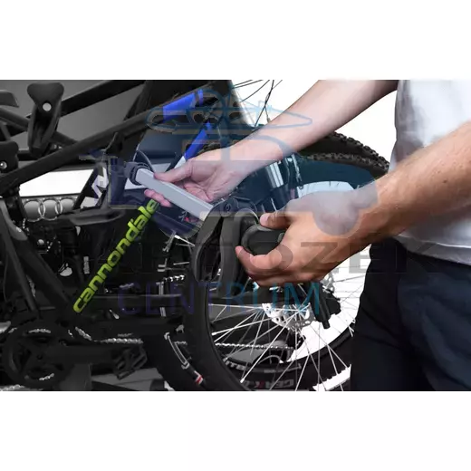 Thule VeloSpace XT 939 3-as Kerékpártartó vonóhorogra, ezüst