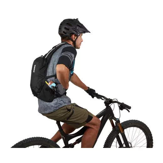 Thule Vital 3204150 3 L hátizsák, fekete