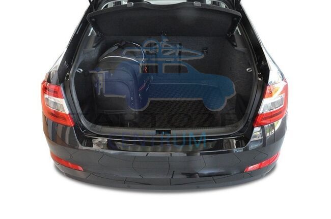 Kjust utazótáska szett Skoda Octavia Liftback 2013-2020, 5 darab táskával (7037018)