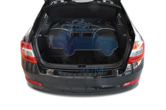 Kjust utazótáska szett Skoda Octavia Liftback 2013-2020, 5 darab táskával (7037018)