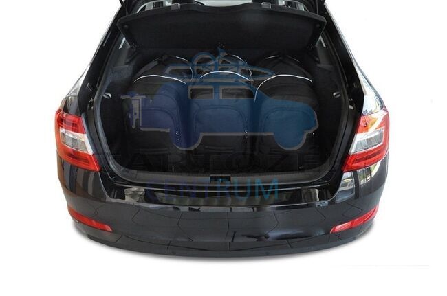 Kjust utazótáska szett Skoda Octavia Liftback 2013-2020, 5 darab táskával (7037018)